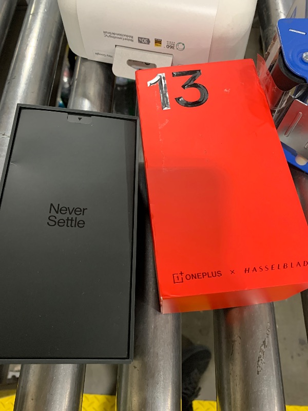 View 4 of OnePlus 13 Smartphone, 16GB RAM, 512GB Storage, Snapdragon 8 Elite, Black 