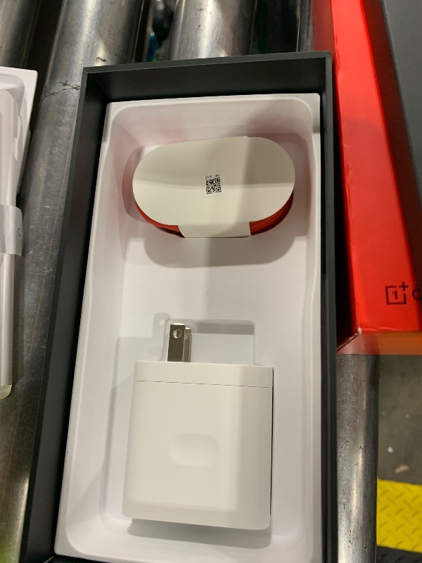 View 3 of OnePlus 13 Smartphone, 16GB RAM, 512GB Storage, Snapdragon 8 Elite, Black 