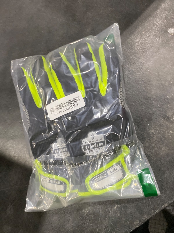 View 2 of Ergodyne ProFlex 850 Insulated Freezer Gloves
