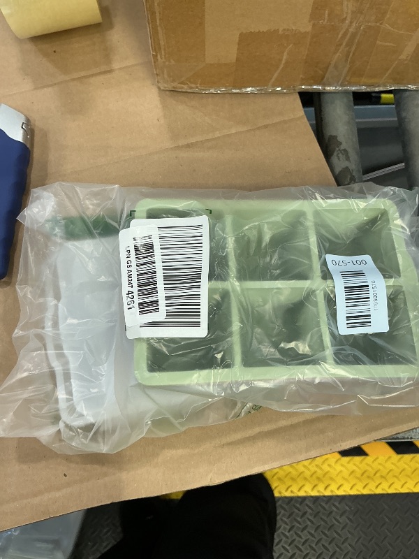 Photo 1 of VLM 3 Pack Large Ice Cube Molds