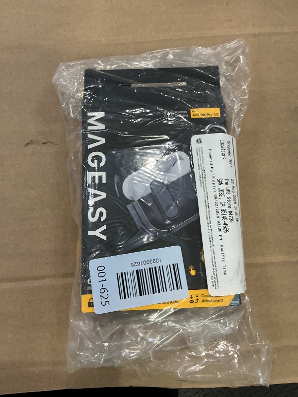 Photo 1 of MAGEASY Odyssey AirPods Pro 2 Case with Lock & Carabiner