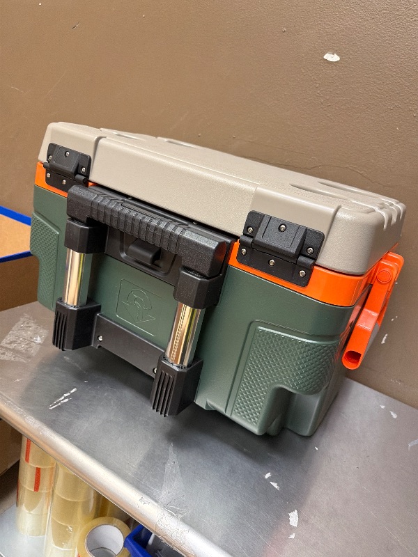 View 6 of SEE NOTES AND PICTURES …….Igloo Trailmate 52 Qt Roller Cooler