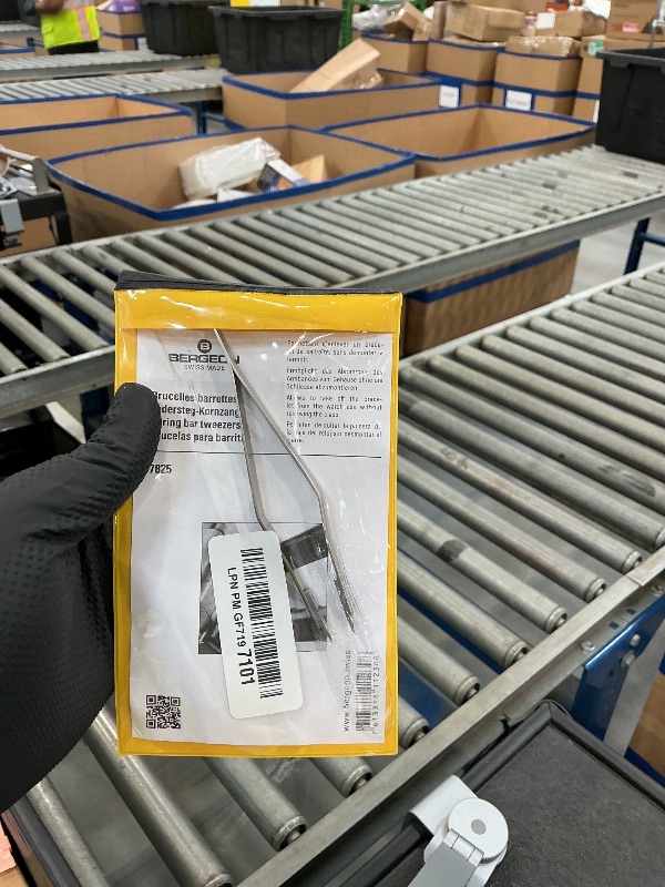 Photo 1 of Bergeon 7825 Spring Bar Tweezer Lug Removal Tool