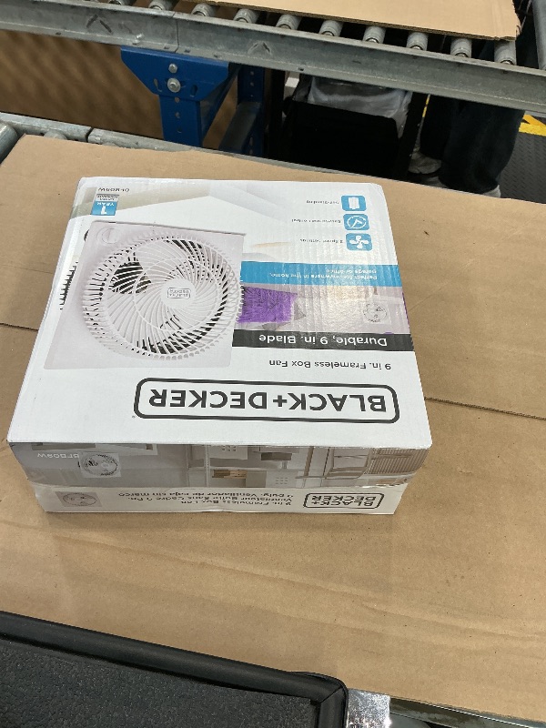 Photo 1 of BLACK+DECKER 9-Inch Box Fan