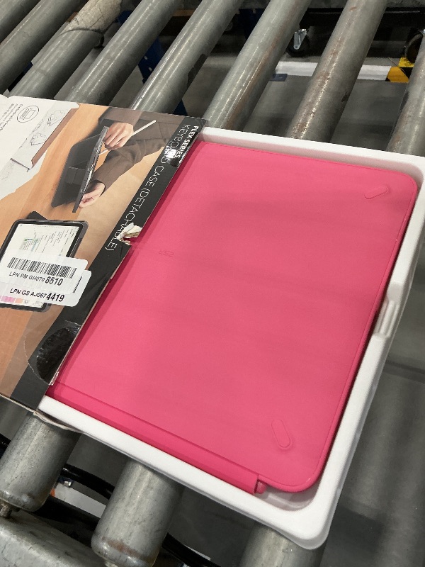 Photo 1 of ESR for iPad (A16) 11th/10th Gen Case with Keyboard, Ultra-Light