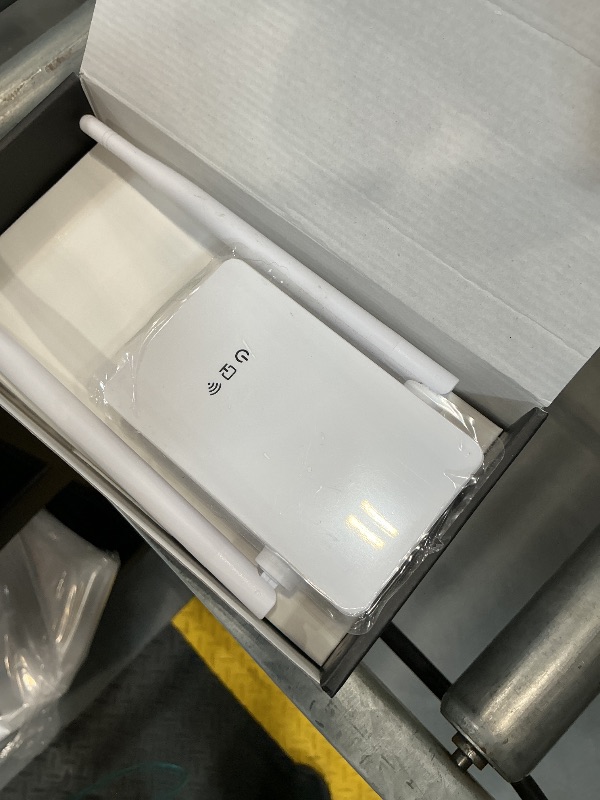 Photo 1 of Wi-Fi Repeater