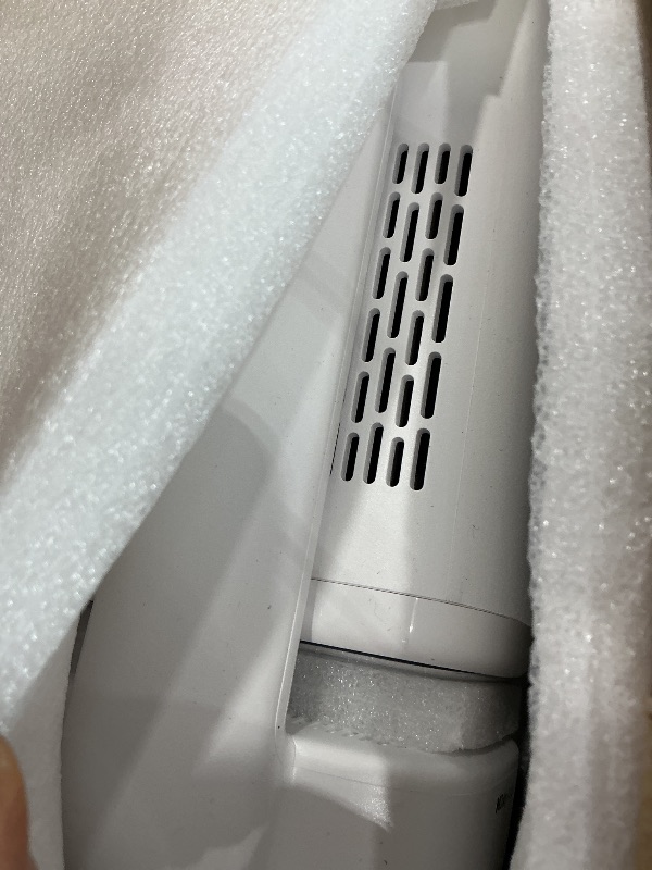 Photo 1 of Aurzen D1 air Smart Portable Projector, USB-C, Native 1080P, White