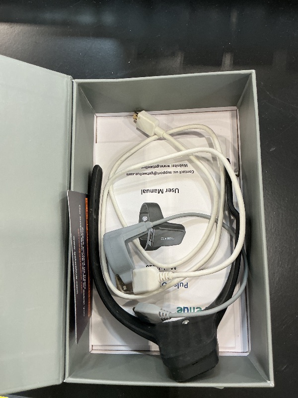 Photo 1 of Wellue Wrist Pulse Oximeter - Black