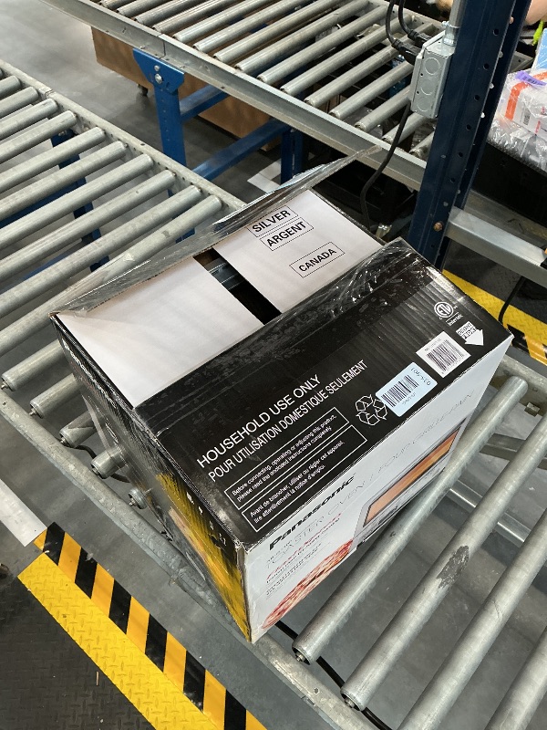 Photo 1 of Panasonic FlashXpress 4-Slice Toaster Oven