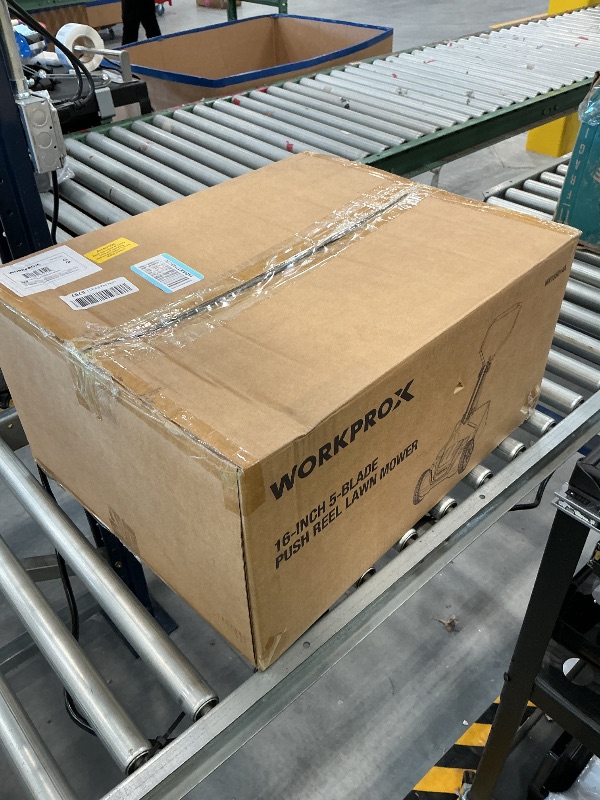 Photo 1 of WORKPRO 16-Inch Push Reel Lawn Mower