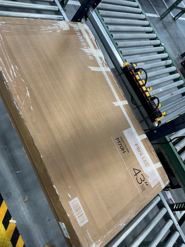 Photo 1 of Samsung 43-Inch QLED 4K Smart TV (2026 Model)