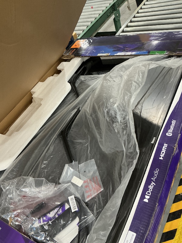 Photo 1 of Roku 50" 4K QLED Smart TV