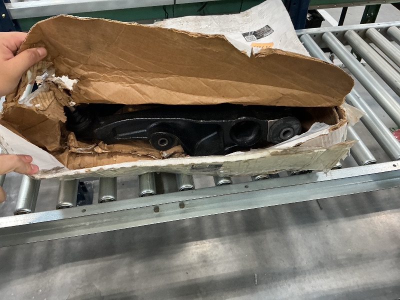 Photo 1 of MOOG CK620380 Front Right Lower Suspension Control Arm and Ball Joint Assembly for Chevrolet Silverado 1500
