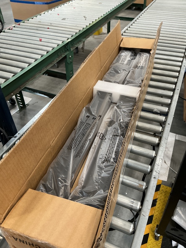 Photo 1 of DAKASON 4FT LED Linear Light Fixture 4 Pack