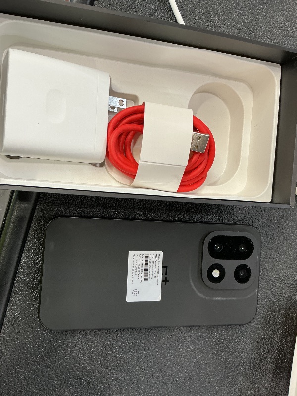 Photo 1 of OnePlus 15 256GB Infinite Black