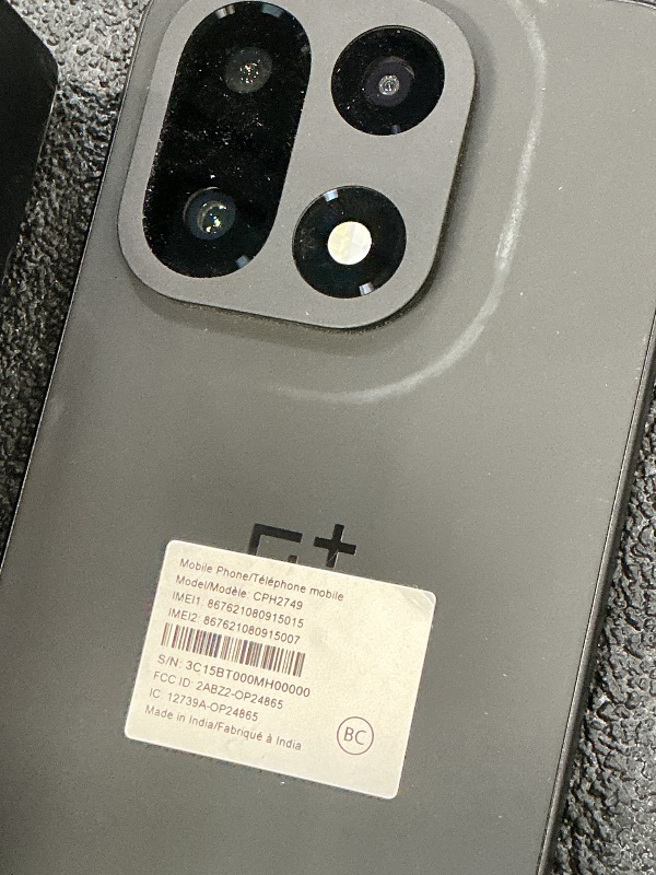 Photo 1 of OnePlus 15 256GB Infinite Black