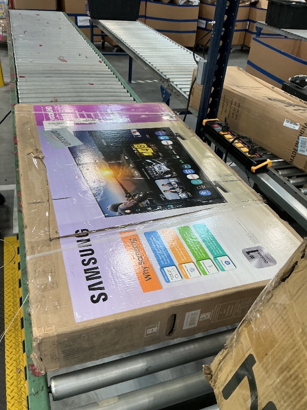 Photo 1 of Samsung 50" Class UN50U8000FB Crystal UHD 4K LED Smart Tizen TV HDR10+ 60 Hz, Compatible with Alexa & Google Assistant, Bixby Built?in, Motion Xcelerator
