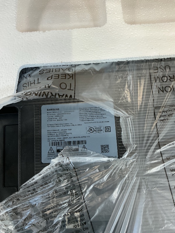 Photo 1 of Samsung 50" Class UN50U8000FB Crystal UHD 4K LED Smart Tizen TV HDR10+ 60 Hz, Compatible with Alexa & Google Assistant, Bixby Built?in, Motion Xcelerator