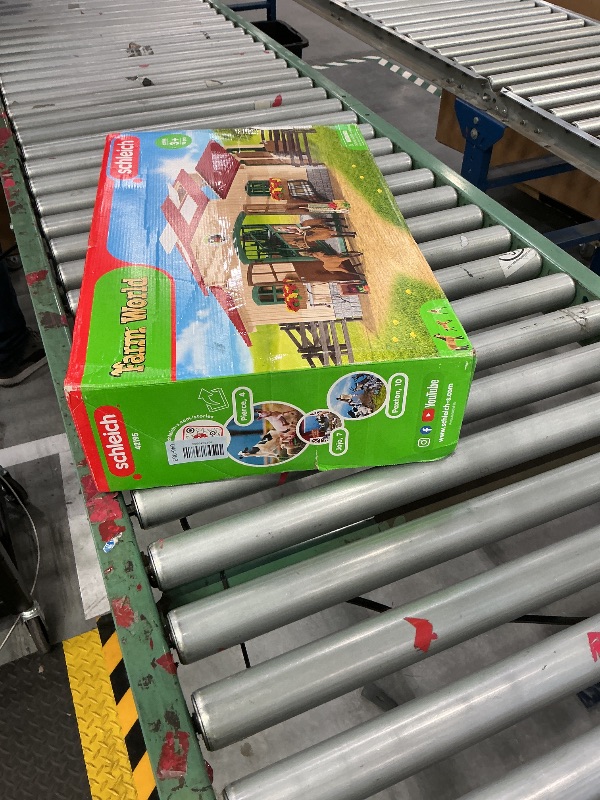 Photo 1 of Schleich Farm World Horse Stable Playset