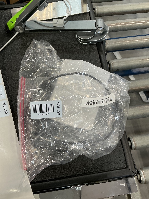 Photo 1 of Aokeo UHF Wireless Headset Microphone System