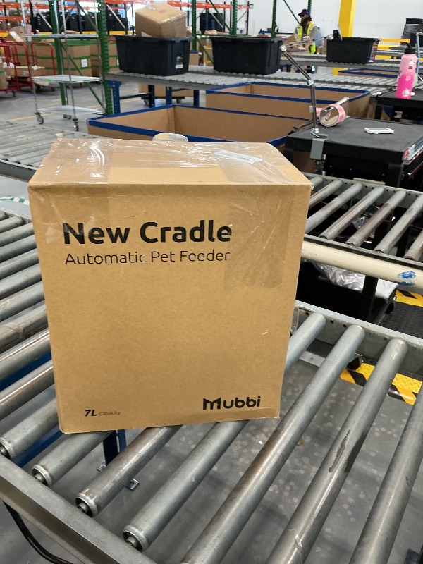 Photo 1 of MUBBI 7L Automatic Pet Feeder