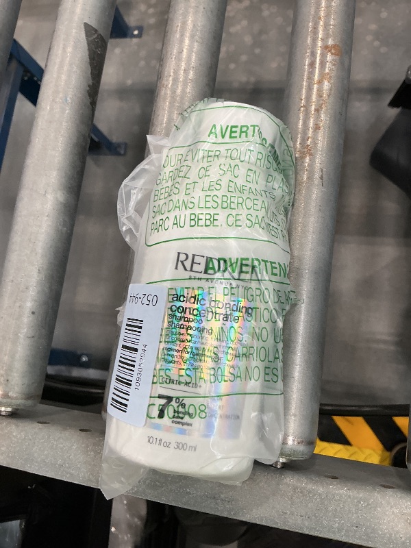 Photo 1 of Redken Acidic Bonding Concentrate Shampoo – For Damaged Hair