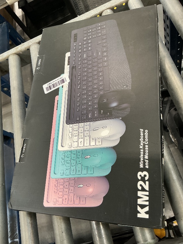 Photo 1 of Trueque Wireless Keyboard and Mouse Combo