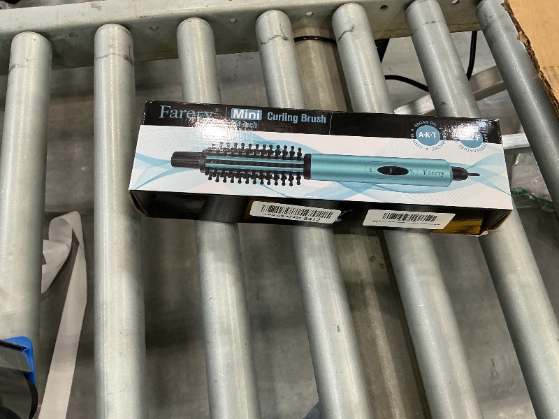 Photo 1 of Farery 3/4 Inch Mini Thermal Brush