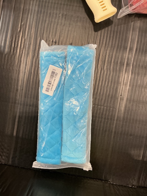 Photo 1 of Amooca Seat Belt Shoulder Pads - 2 Pack Blue