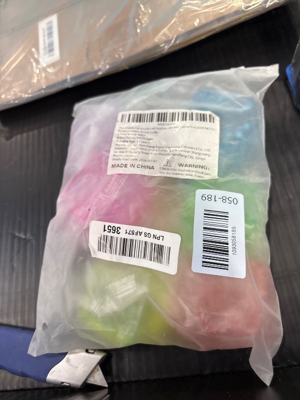 Photo 1 of MEZHOBBY 8-Pack Snowflake Squishy Stress Cubes