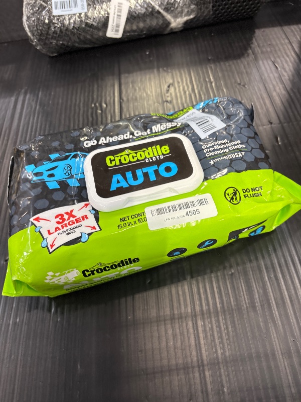 Photo 1 of Crocodile Cloth Auto Degreasing Wipes (100 Count)