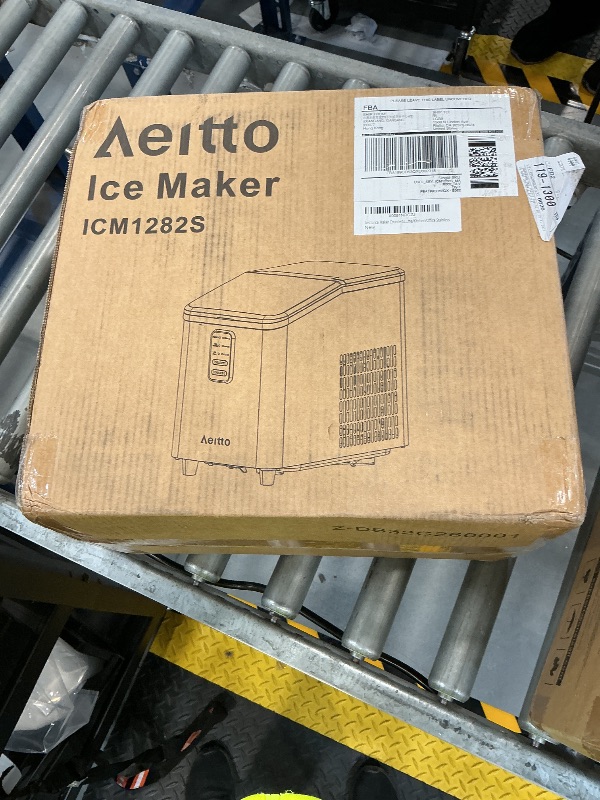 Photo 1 of Aeitto Countertop Ice Maker