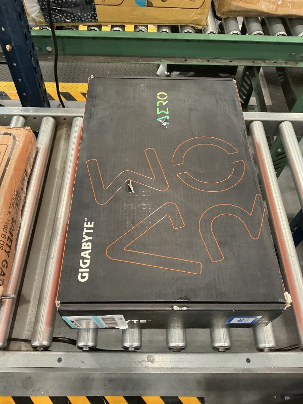 Photo 1 of GIGABYTE AERO 17 HDR XD Laptop