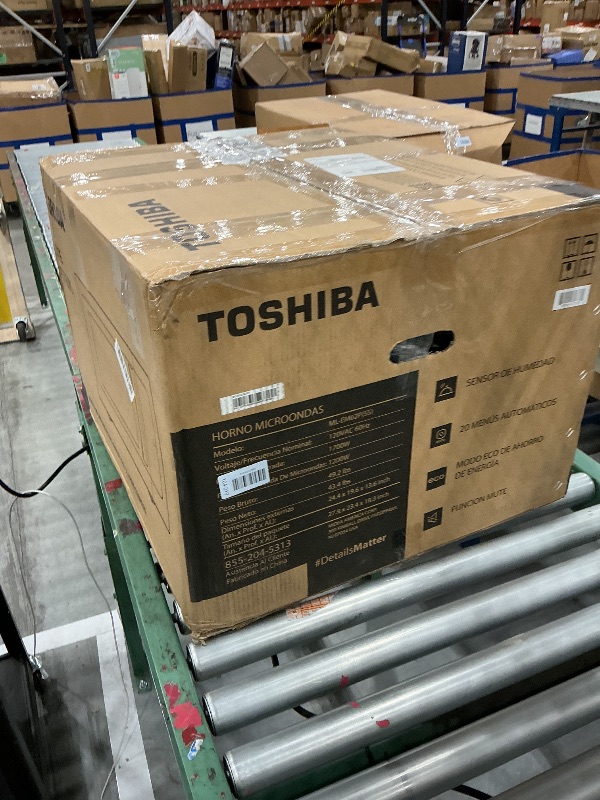 Photo 1 of TOSHIBA 2.2 Cu Ft Countertop Microwave Oven