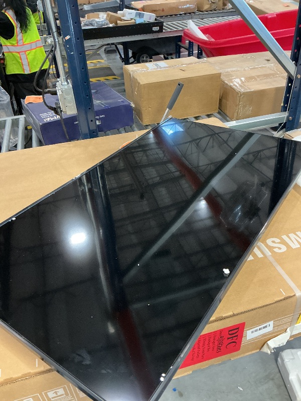 View 2 of Samsung 43-Inch Class QLED Q7F Series Samsung Vision AI Smart TV (2025 Model, 43Q7F) Quantum HDR, Object Tracking Sound Lite, Q4 AI Gen1 Processor, 4K upscaling, Gaming Hub, Alexa Built-in