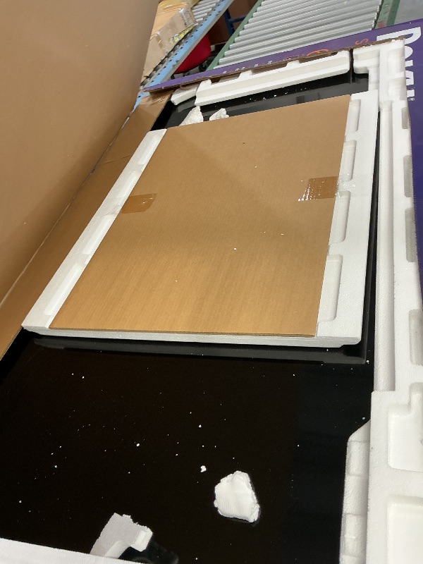 Photo 1 of Roku 65-Inch Select Series Smart TV 2026-4K (2160p) QLED TV SELL FOR PARTS