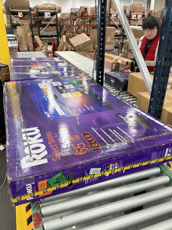 Photo 1 of Roku 65-Inch Select Series Smart TV 2026-4K (2160p) QLED TV SELL FOR PARTS
