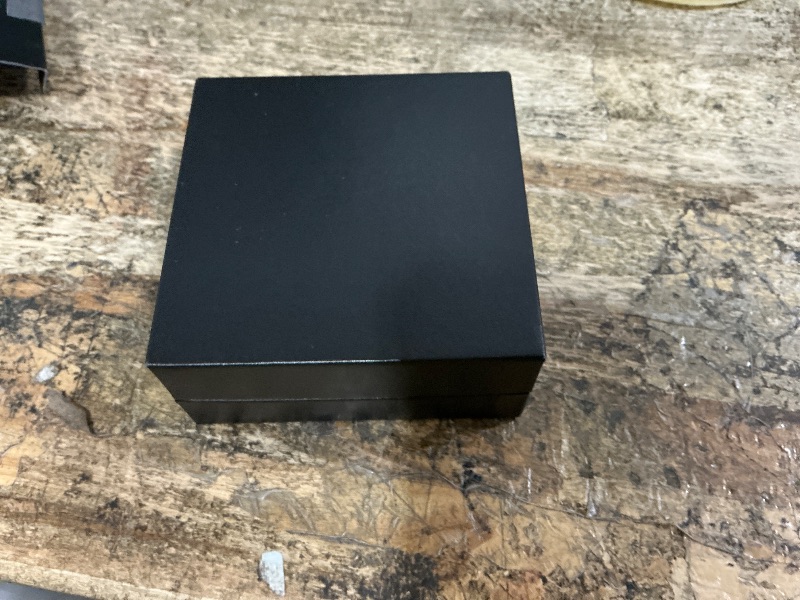View 5 of ***NOT ABLE TO GET FUNCTIONAL, UNKNOWN IF PAIRED TO PREV. OWNER ****** Samsung Galaxy Ring Smart Ring - Size 10 - Black