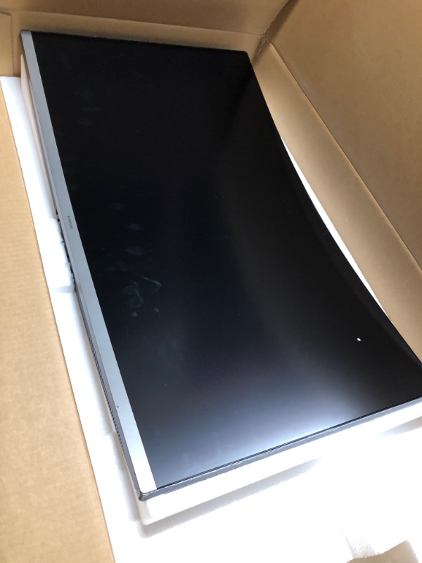 View 2 of *** NO POWER CORD ***
Samsung 32-inch S3 FHD 100Hz Curved Monitor