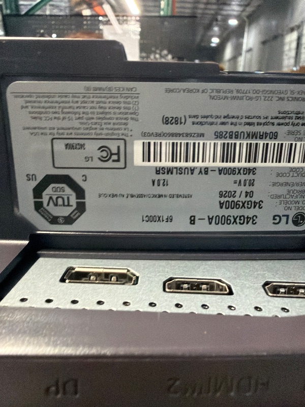 View 3 of ***DAMAGED - SEE NOTES/PICTURES***

LG 34-Inch WQHD OLED Curved Gaming Monitor