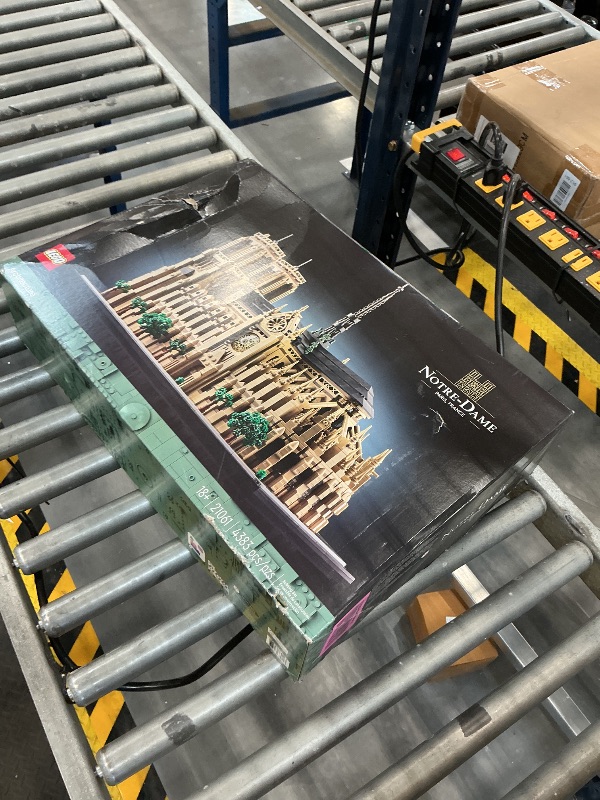 View 2 of LEGO Architecture Notre-Dame de Paris Replica, Architectural Model Kit, Collectible Building Set for Adults, Build and Display Souvenir, Gift Idea for Lovers of History, Travel and Art, 21061