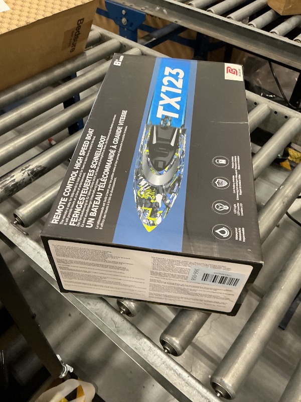View 3 of BEZGAR TX123 RC Speed Boat with Suitcase
