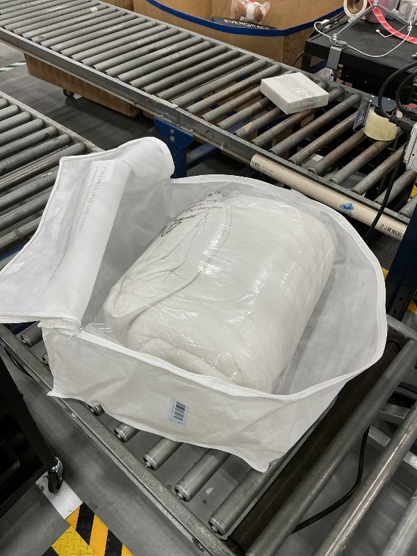View 2 of Organic 75% Goose Down Comforter King Size, All Season Duvet Insert