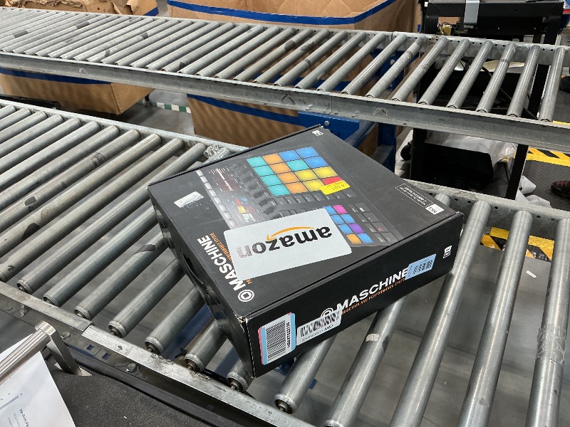 View 2 of Native Instruments Maschine MK3 Drum Controller