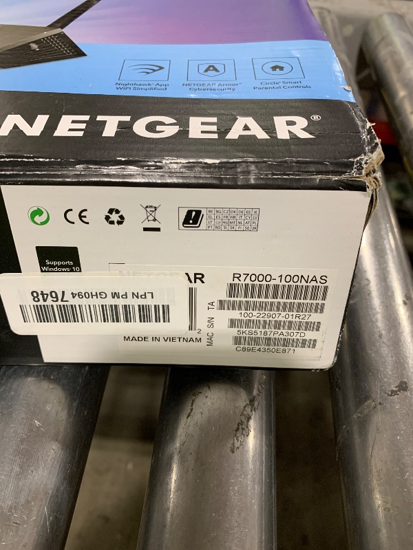 Photo 1 of NETGEAR Nighthawk R7000 AC1900 WiFi Router