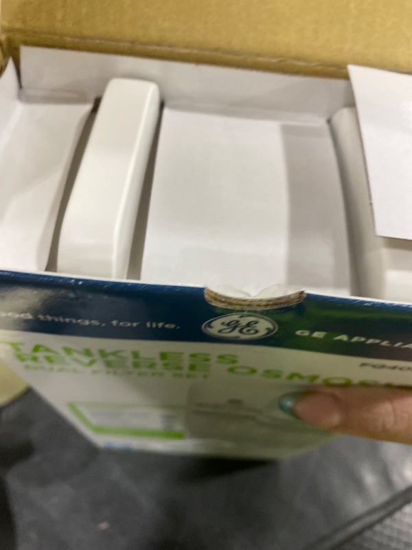 View 2 of GE PXRQ400T Under Sink Water Filter Replacement Set