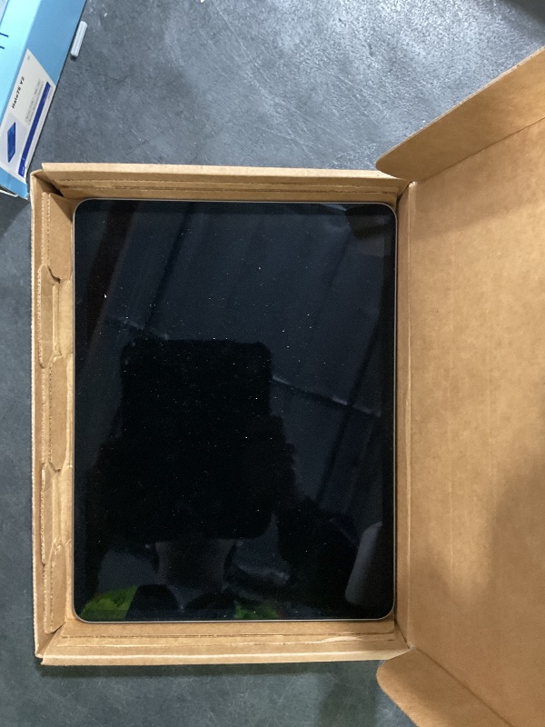 Photo 1 of Apple iPad Pro 12.9-inch M2 Chip Tablet