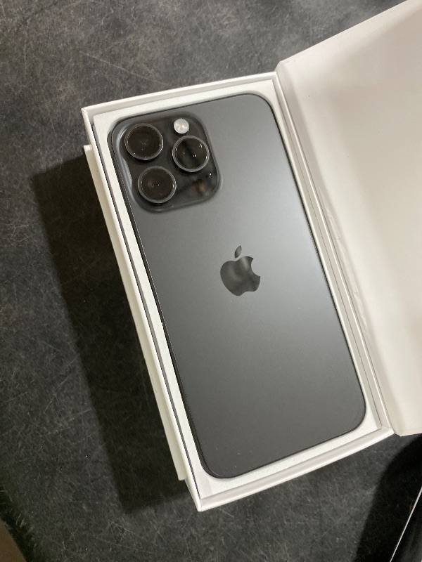 Photo 1 of Apple iPhone 15 Pro Max 256GB Black Titanium (Renewed)