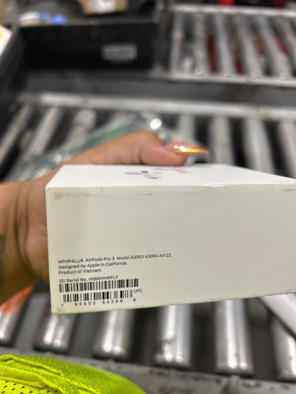 Photo 1 of Apple AirPods Pro 3 Wireless Earbuds