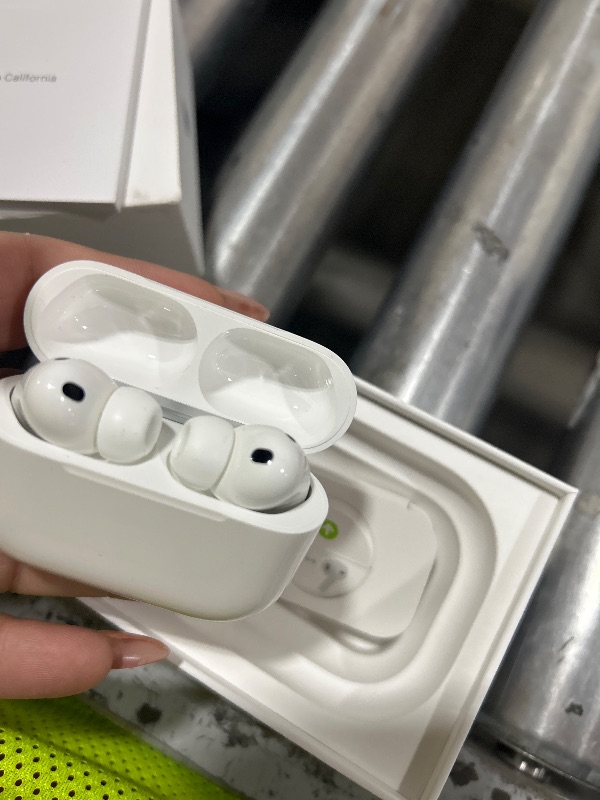 Photo 1 of Apple AirPods Pro 3 Wireless Earbuds